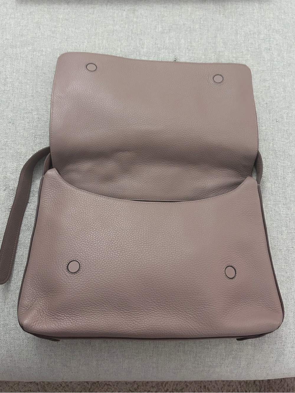 13 inch Cuyana Messenger Bag in Soft Rose - Picture 14 of 16